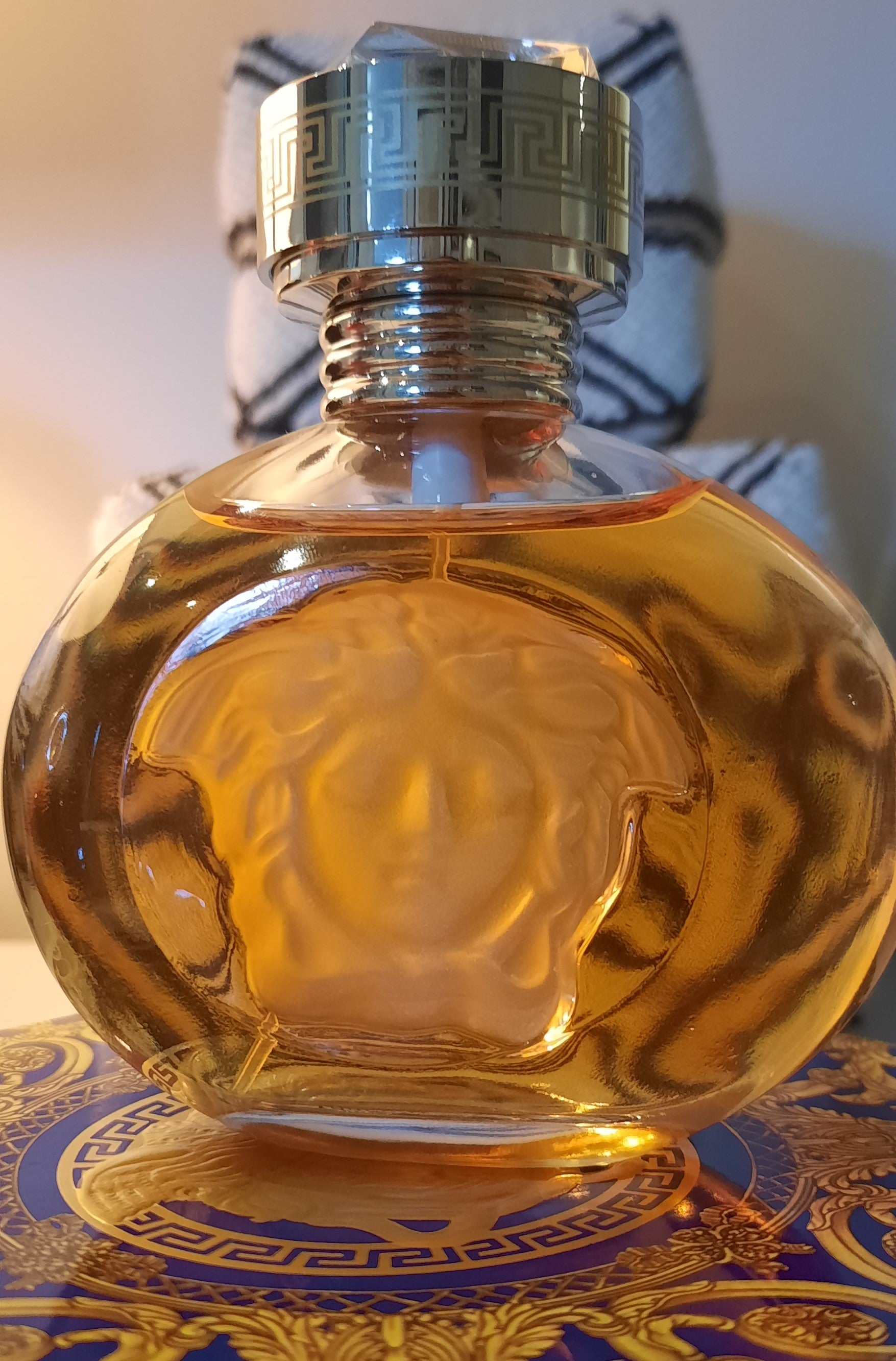 Versace Blonde vintage buy. Versace Blonde vintage kopen. Versace blonde dicontinued buy. Versace blonde discontinued kopen. Versace Blonde eau de toilette 100ml. Vintage parfum Versace kopen. Buy vintage Versace perfume.